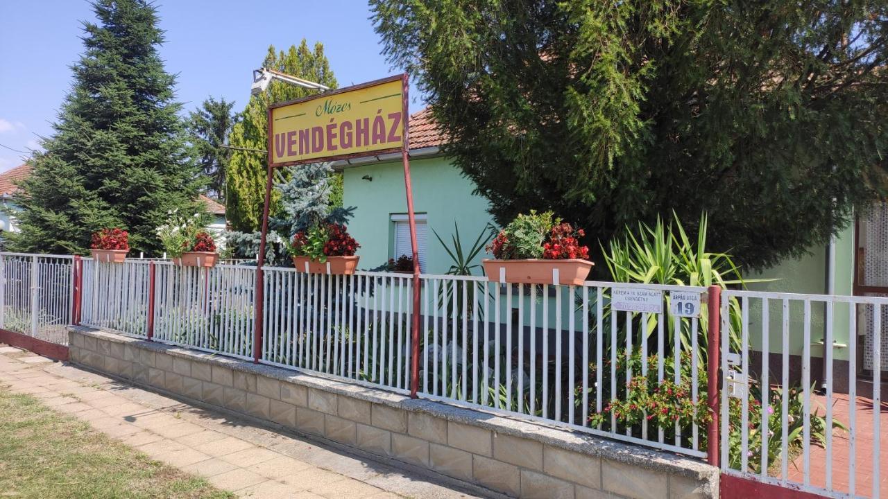 فندق Opusztaszeri Mozes Vendeghaz المظهر الخارجي الصورة